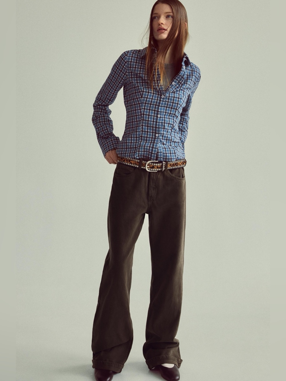 ZARA SLOUCHY TRF JEANS WITH A MID WAIST
BROWN SIZE 2